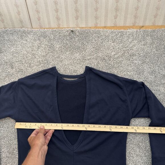 Nike Sweatshirt Womens Small Crewneck Pullover Versa Open Back 938901-451 - Picture 3 of 11